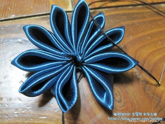 Цветочки канзаши своими руками Цветочки канзаши своими руками канзаши
