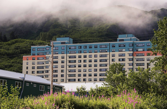 Уиттиер: город в одном доме Уиттиер: город в одном доме