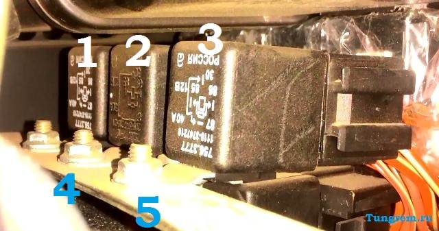 Предохранители топливного насоса и вентилятора охлаждения двигателя Lada Kalina