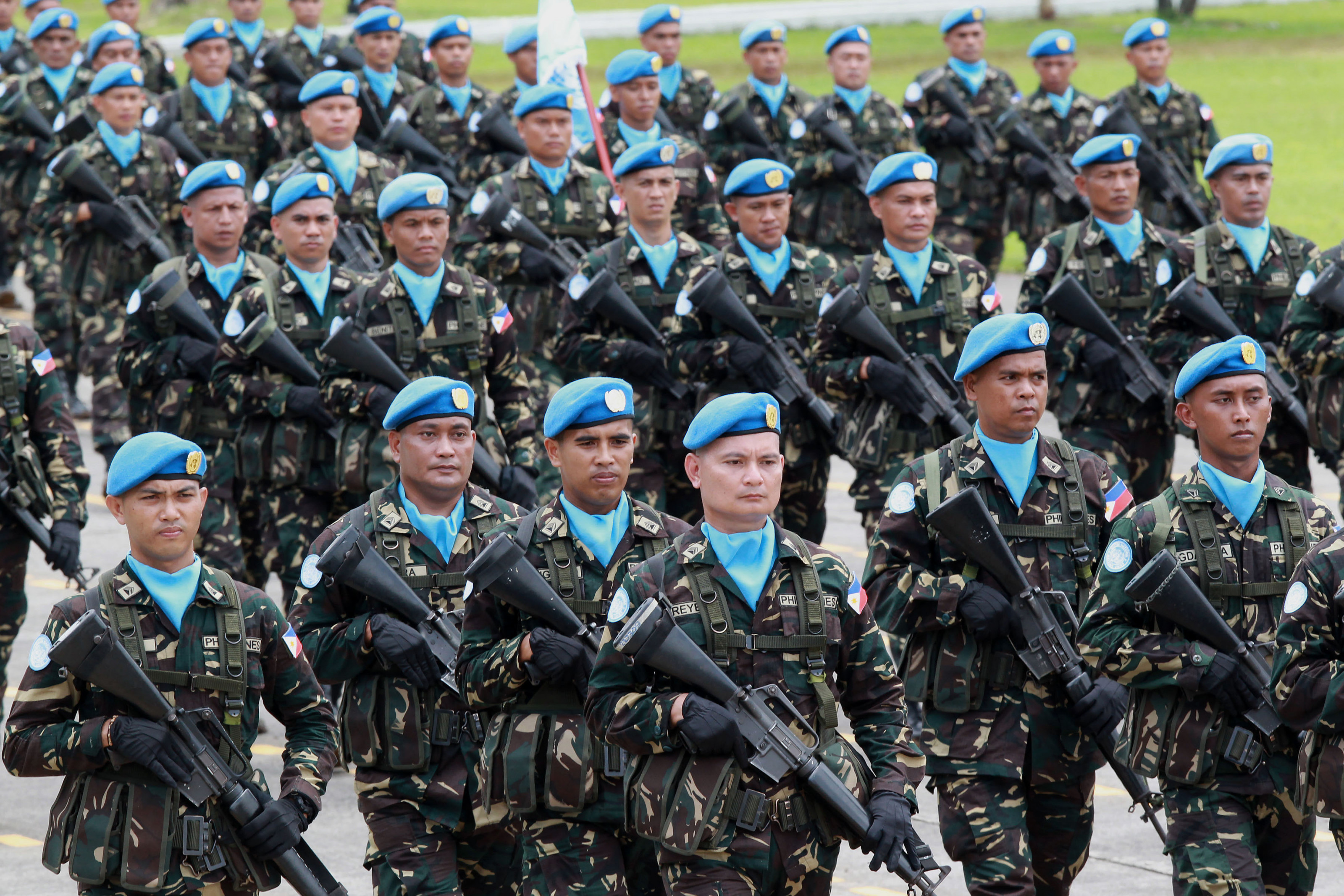 Армия оон. Бойцы ООН. Миротворцы ООН. Солдаты ООН. Голубые каски ООН.
