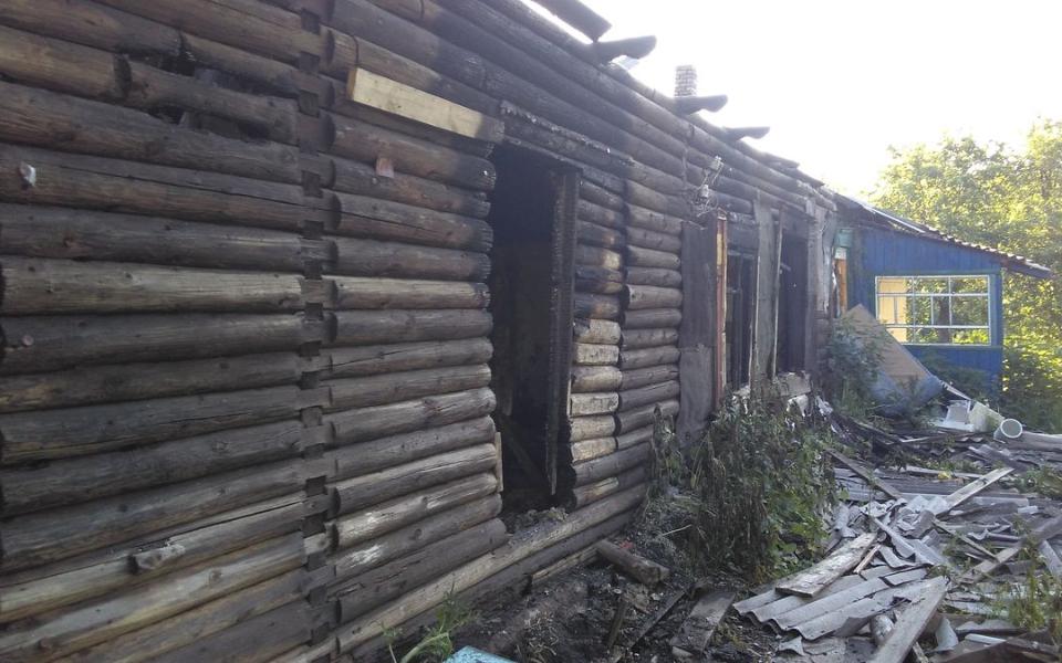 В Ряжске сгорел 70-летний деревянный дом