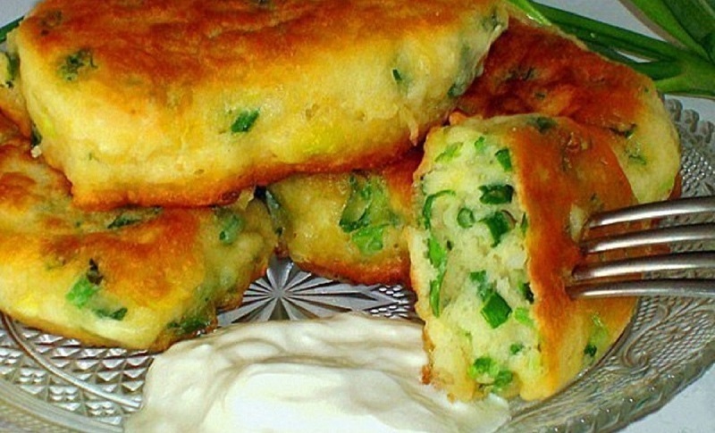 ленивые пирожки с зеленым луком и яйцом