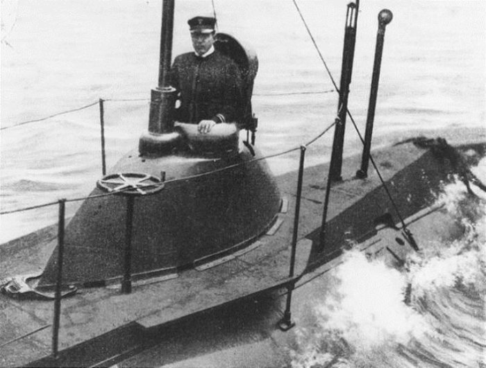 USS Plunger - одна из первых подводных лодок ВМС США, сделанная под заказ в 1902 году. Фото: thevintagenews.com. USS Plunger - одна из первых подводных лодок ВМС США, сделанная под заказ в 1902 году. Фото: thevintagenews.com.