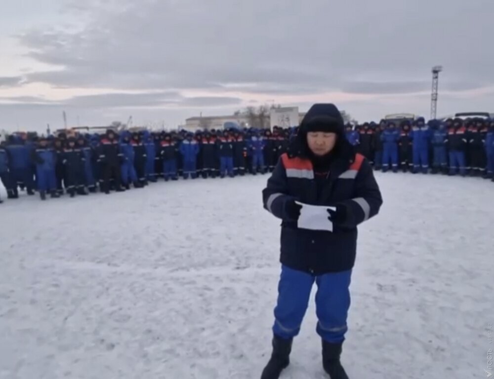 Запад Казахстана снова охвачен забастовками, а неадекватная реакция властей и работодателей может привести к вспышке массовых выступлений, что на фоне энергетического и коммунального коллапса...-3