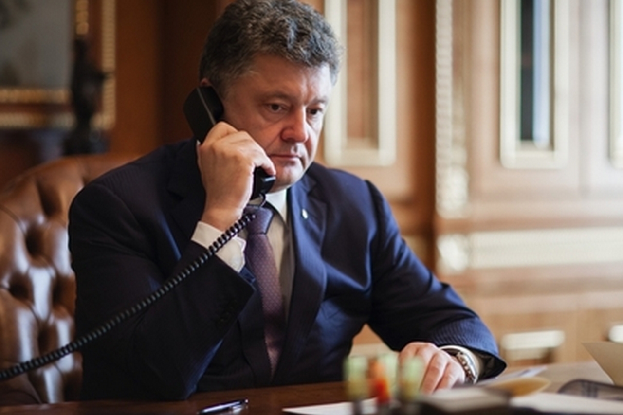 Порошенко и премьер Канады обсудили кризис на Украине