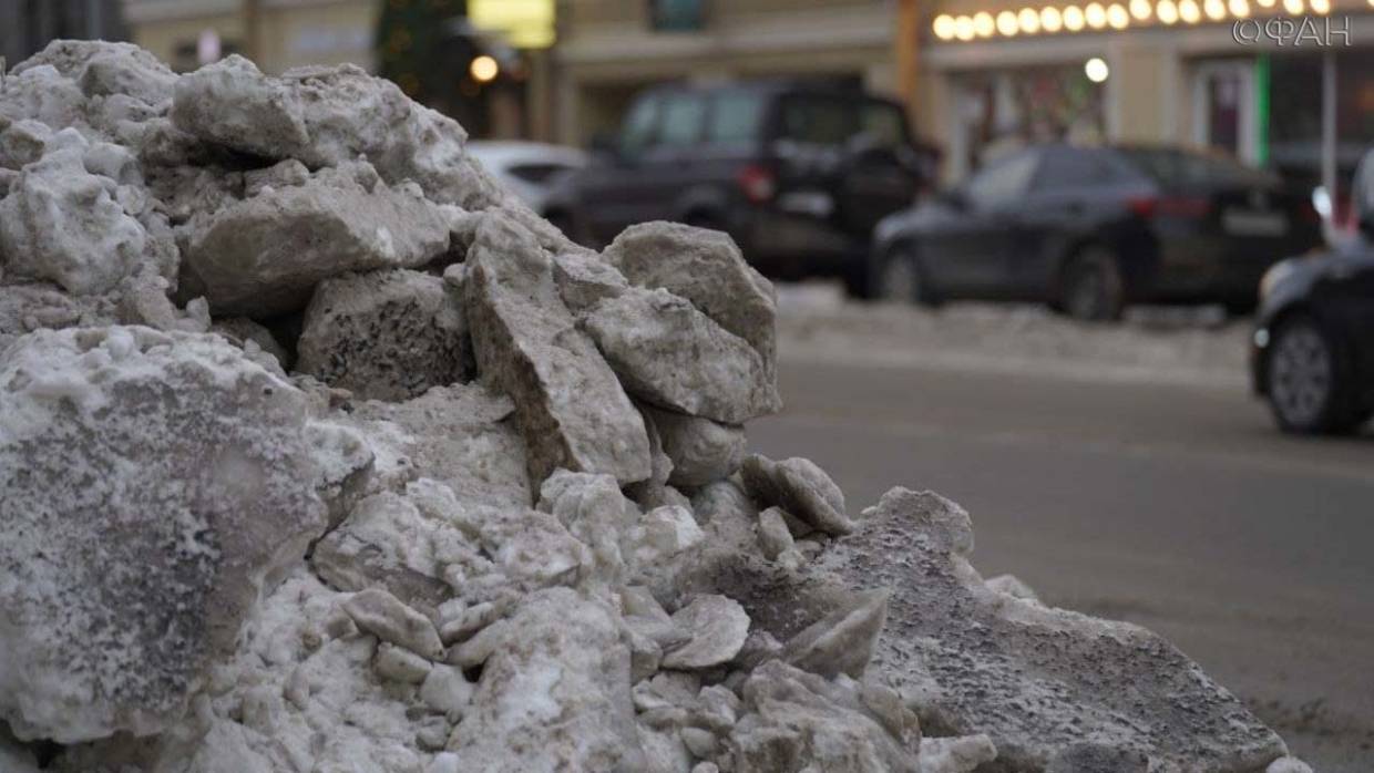 Всего 129 единиц техники вышли убирать от снега Петербург утром 14 декабря Всего 129 единиц техники вышли убирать от снега Петербург утром 14 декабря Общество