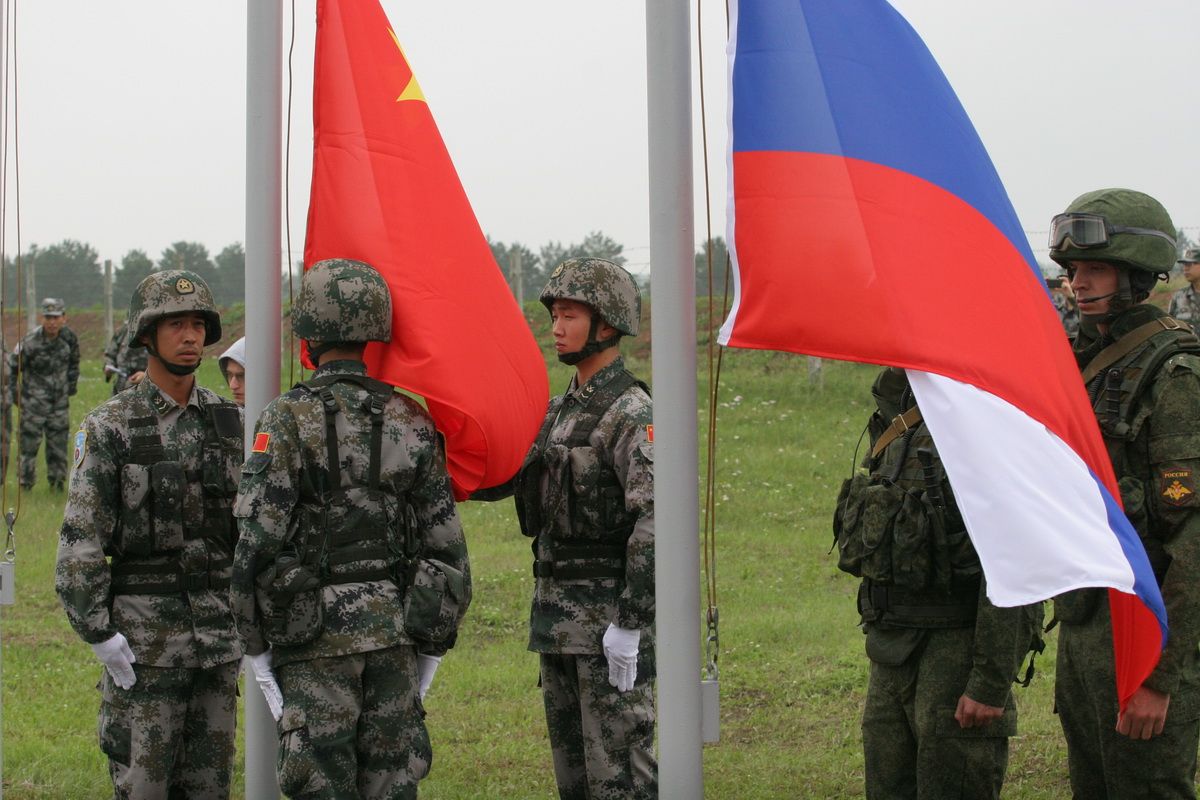 Совместные военные учения россии. Совместные российско-китайские учения Восток 2018. Российско-китайские военные учения 2019. Военные учения России и Китая. Совместные учения России и Китая.