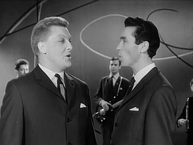 Голос за кадром: кто исполнял песни в знаменитых кинофильмах Гайдая Голос за кадром: кто исполнял песни в знаменитых кинофильмах Гайдая Звезды