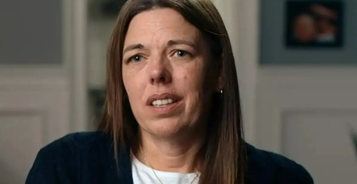 Мать два года отравляла жизнь дочери-подростка анонимными сообщениями с угрозами: почему она это делала Лоурен, Кендра, когда, дочери, будет, отношений, время, Оуэном, больше, Ликари, отношения, стала, сообщения, Кендры, сообщений, которые, номер, чтобы, выглядели, ктото