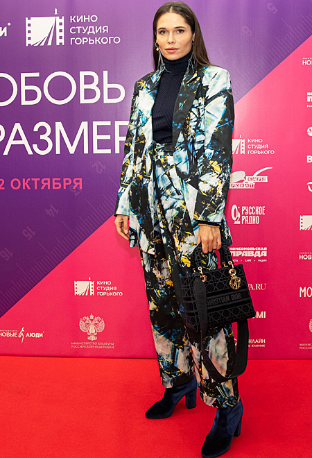 Светлана Ходченкова представила свой новый фильм "Любовь без размера" Звезды,Красная дорожка