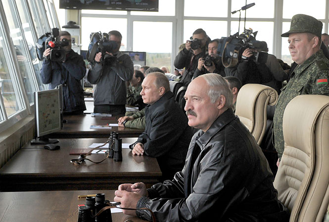 lukashenko-putin-zapad-2013