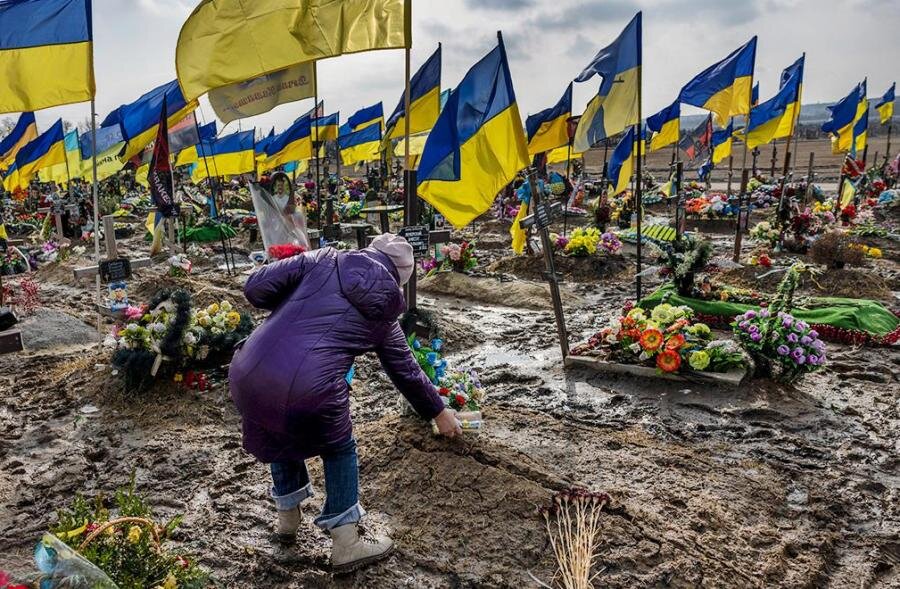 Украинцы хорошо отрабатывают вложенные в них средства – и ценой огромных потерь наносят ущерб русской армии.