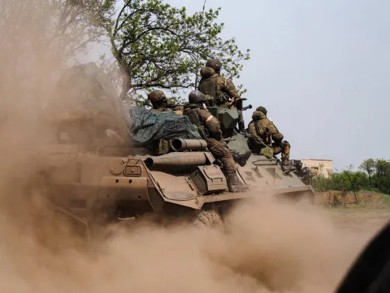 Россия стягивает 50 тысяч военных к границе с Харьковом и уже вышла к Запорожской области