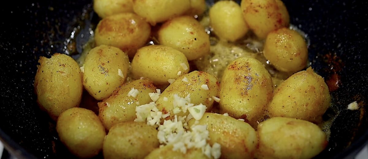 Доброго всем дня, уважаемые читатели моего канала!  Ну до чего же вкусная картошечка получилась! Теперь это мой любимый рецепт.-5