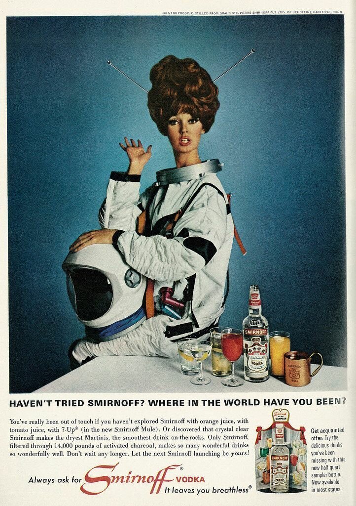 Никогда не оставляйте родную планету без значительного количества хорошей водки - водки Smirnoff. Реклама в журнале Playboy в 1966 году. интересно, история, фото