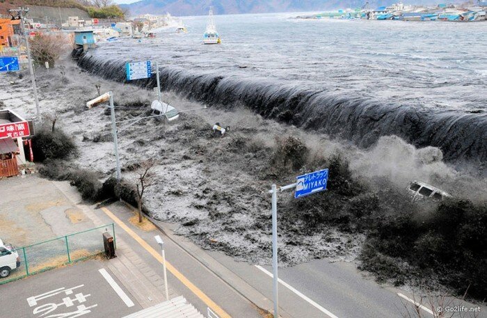 Гнев природы также, тысяч, после, более, цунами, человек, катастрофы, Гаити, Японии, несколько, результате, время, землетрясения, вулкана, оказались, Новый, первую, огромное, количество, погибло