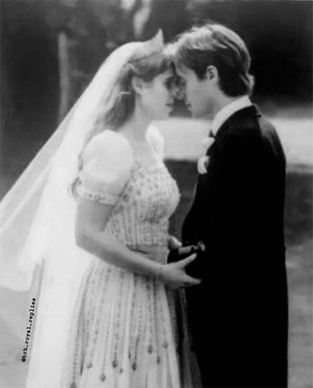 Сара Фергюсон поделилась тремя новыми снимками со свадьбы принцессы Беатрис Монархи,Британские монархи