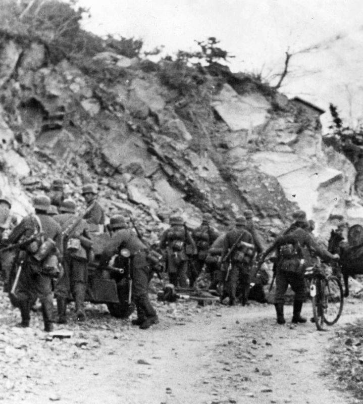 Как Гитлер сокрушил Югославию и Грецию Как Гитлер сокрушил Югославию и Грецию история