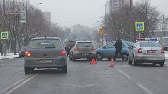В ГАИ раскрыли, как объехать аварию и не получить штраф, если слева находится сплошная линия