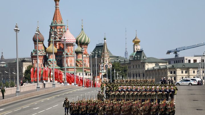 "Готовил покушение на Путина": Провокация на параде Победы – только репетиция? россия,тайны