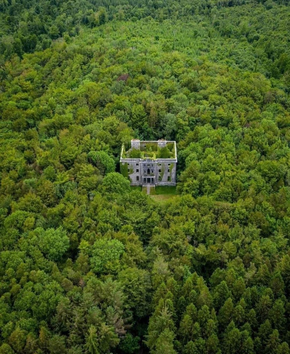 Захватывающие фотографии заброшенных мест заброшки,тревел-фото