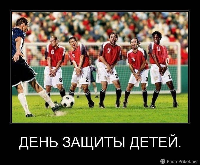 Все стали ходить в масках. Я заметил, что некрасивые девушки куда-то неожиданно подевались. Пожалуй, так ведь привыкнут!