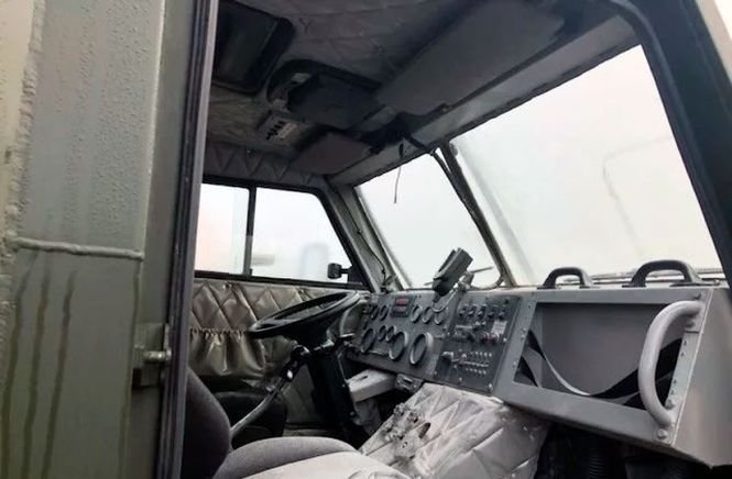 В Новгороде продают сделанный в единственном экземпляре вездеход «Вепрь» 