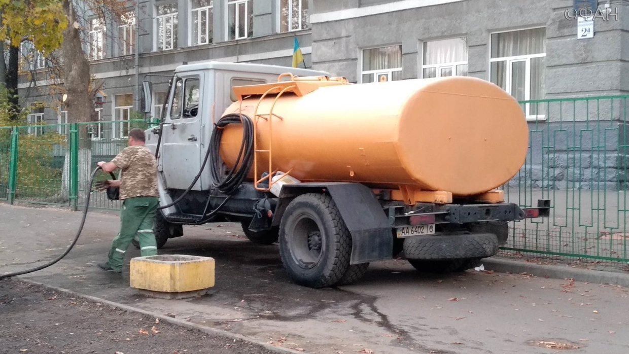 Спасибо за бесплатное горячее водоснабжение: отопительный сезон в Киеве стартовал с катастрофы