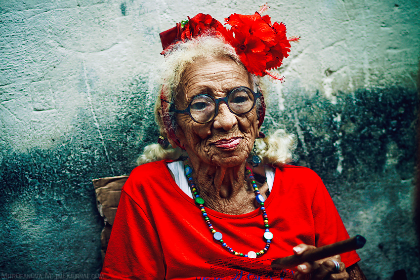 Бабки фонк. Грасиэла Гонсалес Куба. Грасиэла Гонсалес Кубинка. Пожилая женщина с сигарой.