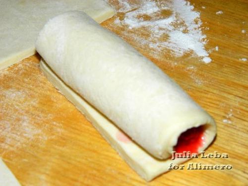 Трубочки из слоеного теста с малиной и сметаной. original. Трубочки из слоеного теста с малиной и сметаной фото. Трубочки из слоеного теста с малиной и сметаной-original. картинка Трубочки из слоеного теста с малиной и сметаной. картинка original. Время подготовки: 5 мин.