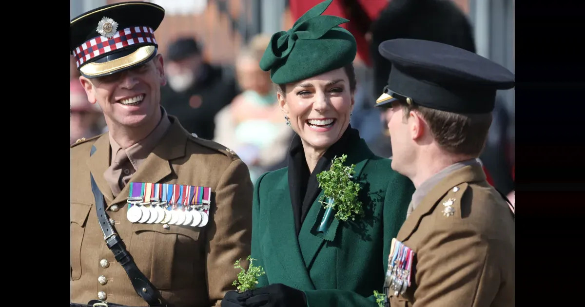 Кейт Миддлтон в зелёном на параде Ирландской гвардии