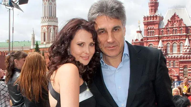 Она сделала ему карьеру, а он ушел к молодой актрисе после 20 лет брака: все жены и дети Алексея Пиманова Алексей, Пиманов, Валентина, Пиманова, когда, закон», «Человек, программы, Алексея, очень, журналист, первого, продюсер, жизнь, чудес», работал, долго, одном, встретить, именно