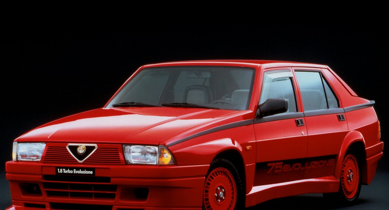 Бардачок не как у всех: «догонялка» Alfa Romeo, которая продолжает удивлять Автомобили