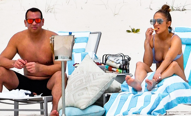 Дженнифер Лопес и Алекс Родригес на Багамах: папарацци впервые сфотографировали пару после помолвки