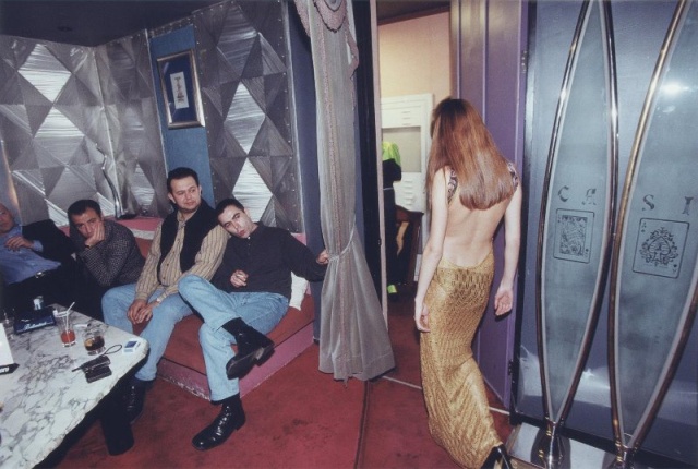 16 сумасшедших фото из России лихих 90-х 16 сумасшедших фото из России лихих 90-х 90-е,история,фотография