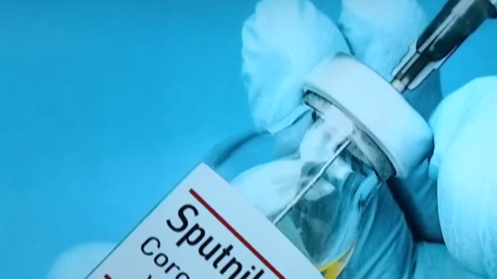 Еврокомиссар отказал ЕС в "Спутнике V": Русским сами поможем