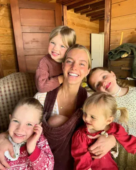 Самая популярная tradwife Ханна Нилман ждёт девятого ребёнка Нилман, мужемХанна, Ханна, стала, НилманХанна, tradwife, которые, которая, Ханны, мамой, написал, жизни, чтобы, Однако, этого, своего, домашних, временем, готовит, также