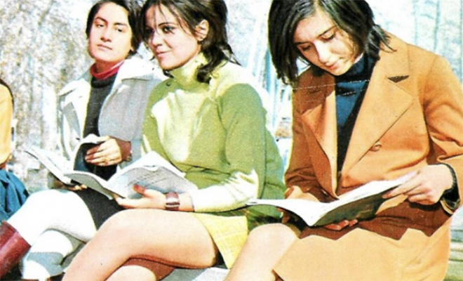 Золотой Век Афганистана на фото. 50 лет назад в Кабуле ходили женщины в юбках, а во дворах играли на гитаре