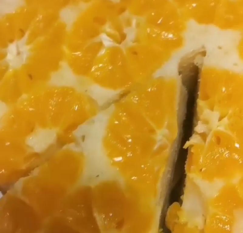 "Высокий, нежный бисквит и сочный мандарин": Наталия Антонова поделилась новогодним рецептом пирога кулинария,кухонька