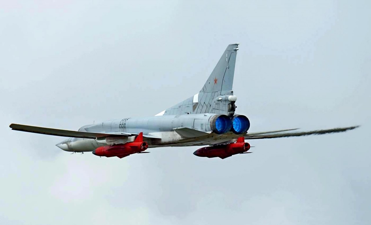 Ту-22м3 с ракетами х-32