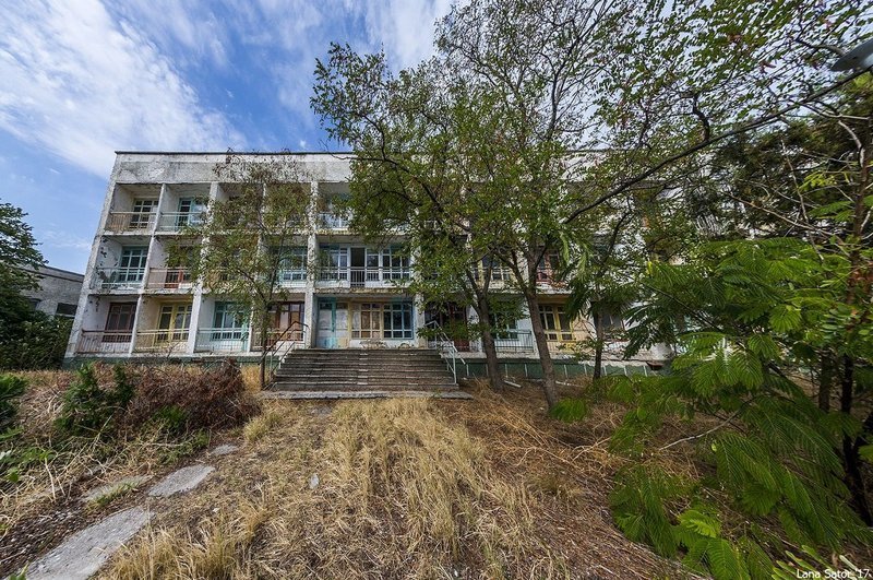 Заросший пионерский лагерь в Крыму Заросший пионерский лагерь в Крыму самостоятельные путешествия,туризм