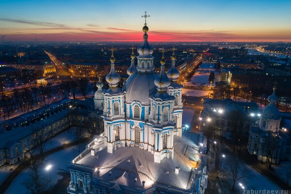 Собор Смольного монастыря. Фото с сайта photosight.ru