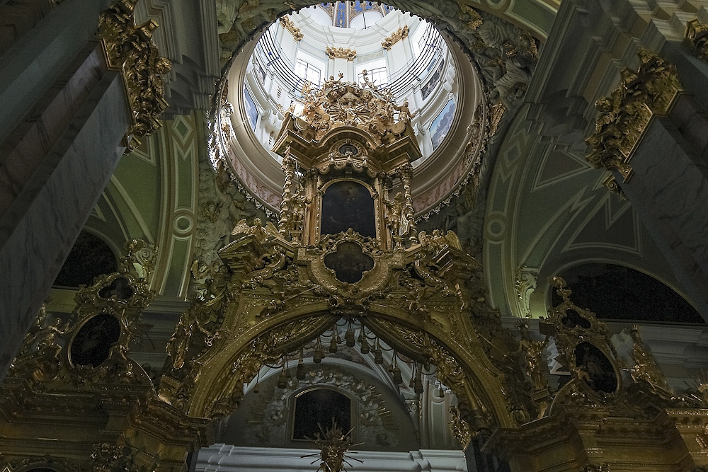 Внутри Петропаловского собора Россия,туризм,экскурсионный тур