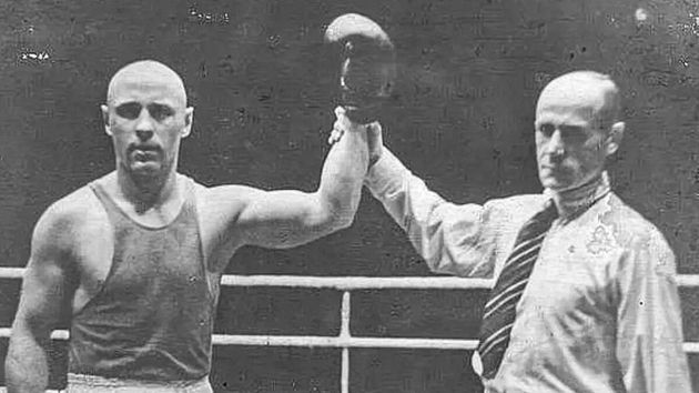 Как Советский отважный боксёр сдался немцам, чтобы затем спасти командира история