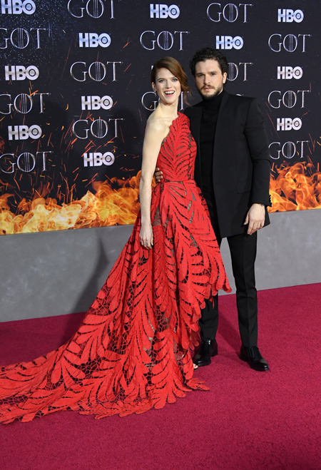 Кит Харингтон, Роуз Лесли, Софи Тернер, Эмилия Кларк и другие на премьере восьмого сезона "Игры престолов" Кит Харингтон, Роуз Лесли, Софи Тернер, Эмилия Кларк и другие на премьере восьмого сезона "Игры престолов" Звезды,Красная дорожка