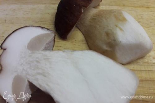 Предлагаю попробовать всем очень простой и вкусный рецепт из белых грибов!