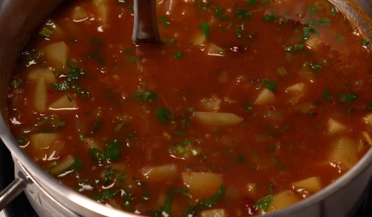 Грузинский суп «Шешамади» слабом, блюдо, кастрюлю, фасоль, невозможно, консервированную, красную, первое, вечер, кипения, получается, варите, минут, перец, жидкость, Доведите, картофель, затем, добавьте, кубиками