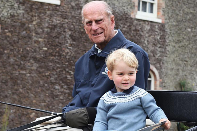 Принц Уильям прокомментировал смерть принца Филиппа и поделился ранее не публиковавшимся снимком принца Джорджа