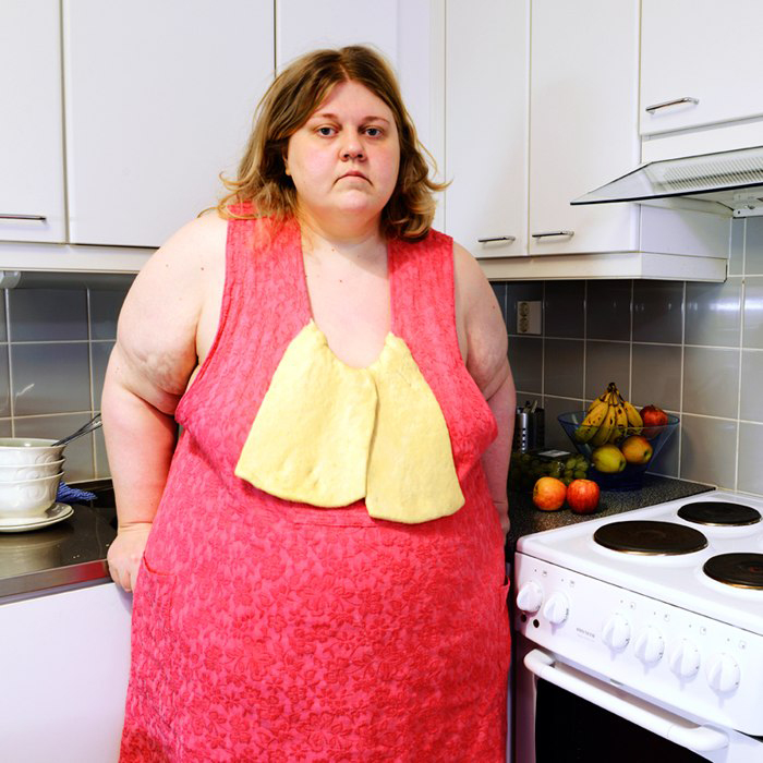 Слишком честно: «Чёрный юмор» по-фински на скандальных селфи Ийю Сусирайя Слишком честно: «Чёрный юмор» по-фински на скандальных селфи Ийю Сусирайя ийю сусирайа