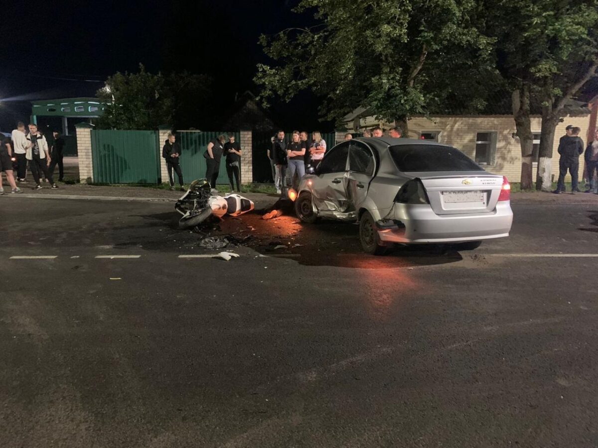 Смоленская автоледи перекрыла дорогу мотоциклисту – парень скончался на месте